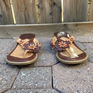 BORN handcrafted footwear women tan floral leather sandals. Size 9/40 1/2. Used.